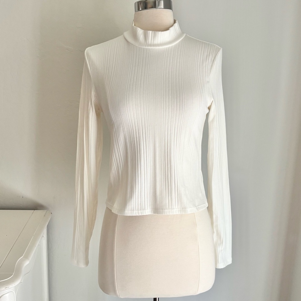 H&M Divided Ivory Ribbed Long Sleeved Mockneck Top, Large